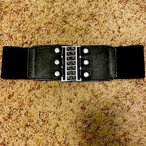 Women’s High Waist Black Belt w Silver Studded Embellishment Size: XS/S